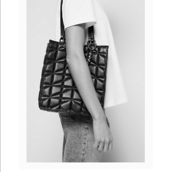 Sac matelassé petites boules sur le devant .Doubleur avec poche Bandoulièr - Picture 6 of 7